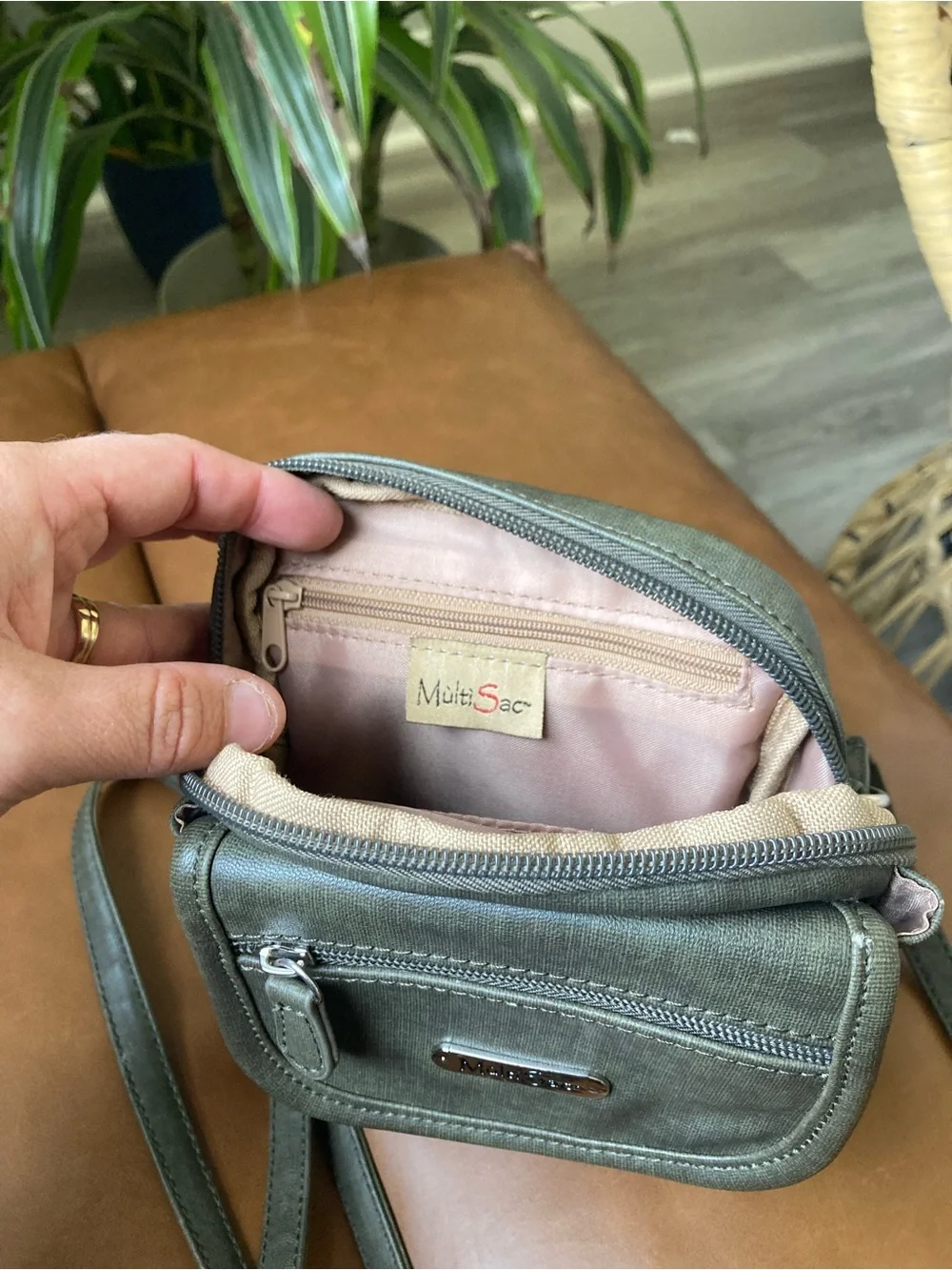 MultiSac Olive Green Crossbody Bag Mini Organizer Travel Purse EUC